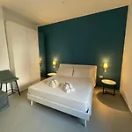 Casa E Bottega شقة مانفريدونيا