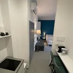 Casa E Bottega مانفريدونيا